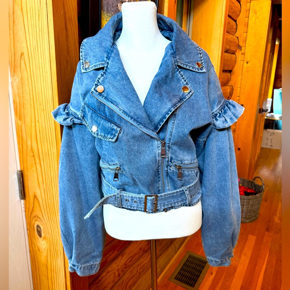 Edgy but girlie denim bomber jacket!